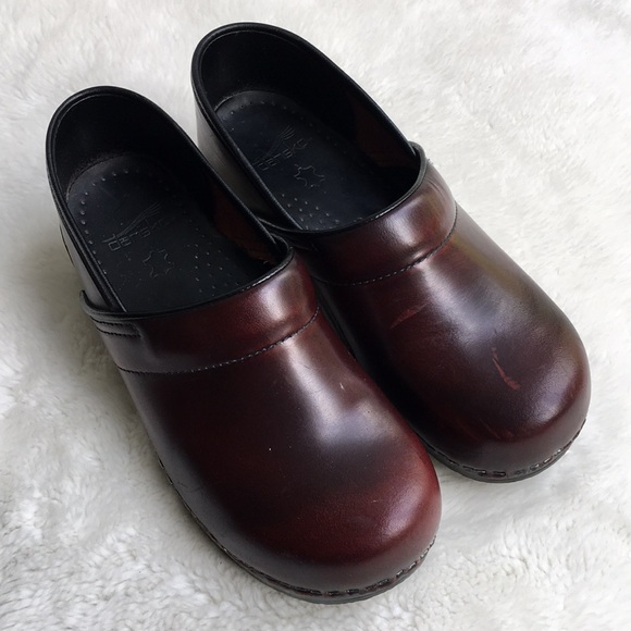 dansko wine clogs